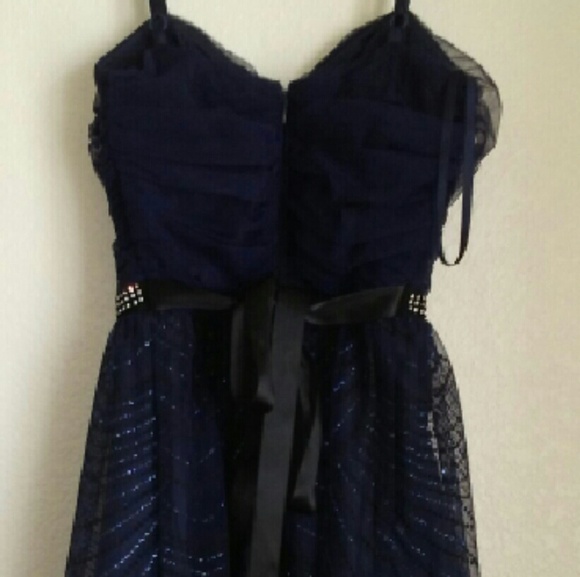 Dress - Picture 4 of 4