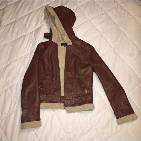 Super cute brown faux leather jacket - Picture 1 of 3