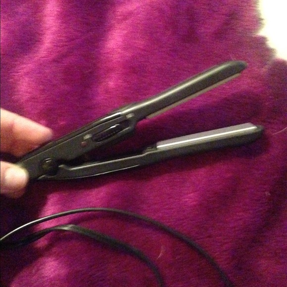 Conair hair straightner super tiny barley used - Picture 1 of 3