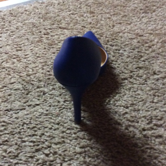 Classy Pump Heel - Picture 3 of 3