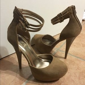 Nude/ brown platform heels