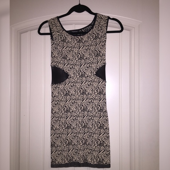 bebe Dresses & Skirts - BEBE body-con dress
