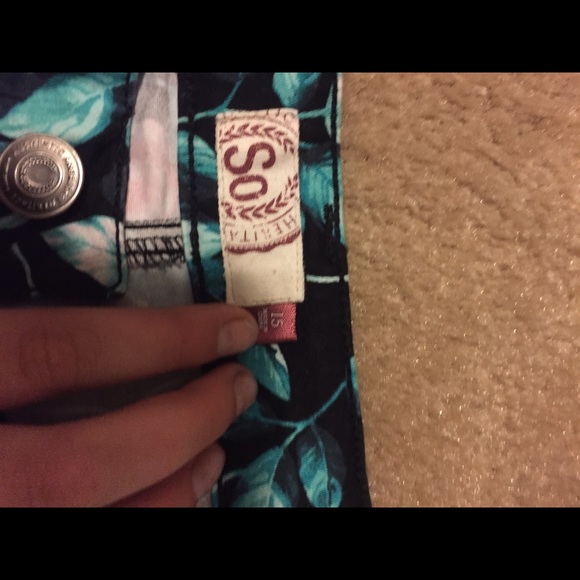 *LAST CHANCE MAKE AN OFFER* Kohl's pattern shorts - Picture 3 of 3