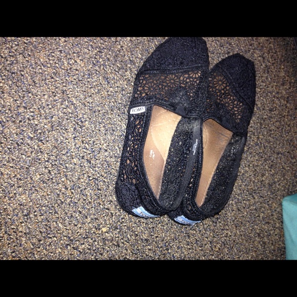 Toms - Picture 2 of 3