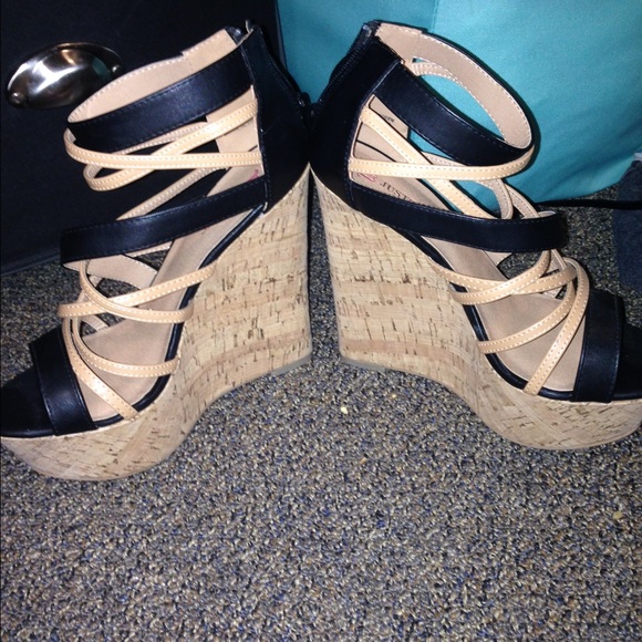 Heels - Picture 3 of 3