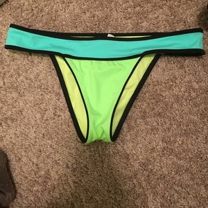 Color block VS bikini bottoms