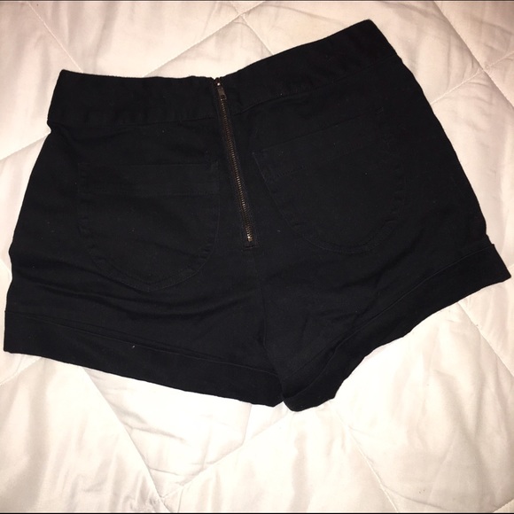 High waisted shorts - Picture 2 of 3