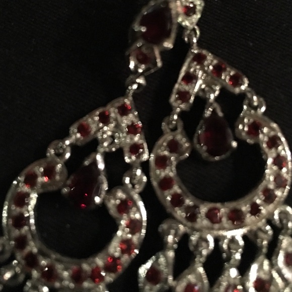 Bollywood inspired long silver and ruby earrings - Picture 3 of 4