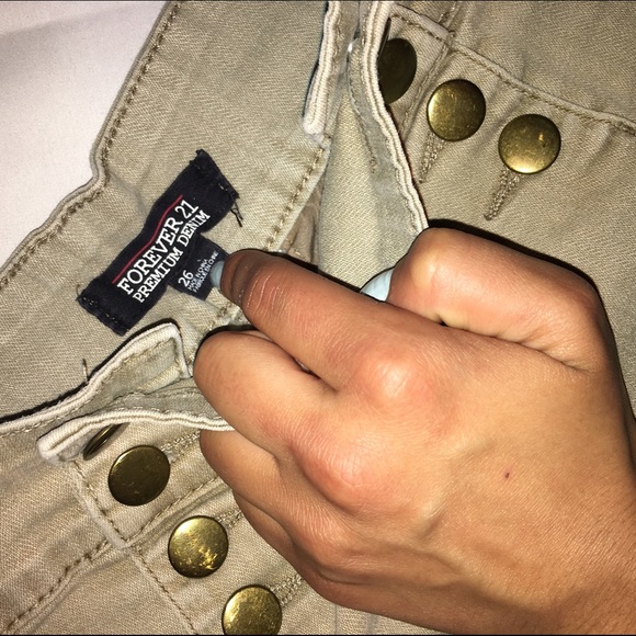 Khaki shorts - Picture 2 of 3