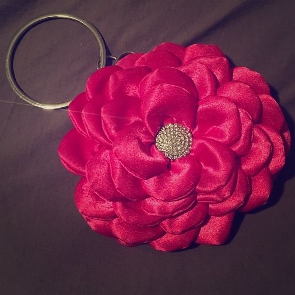 Silky flower wristlet🌺