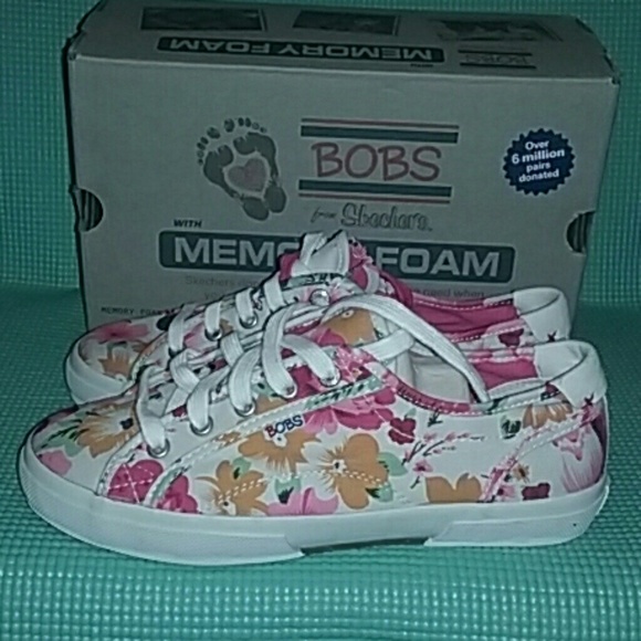 B.O.B. By Sketchers LE-CLUB-BOUQETS sz 8