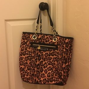 BETSEY JOHNSON PURSE!!
