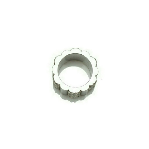 ⭐NEW! Stunning 18k White Gold Pave Scallop Ring - Picture 3 of 3