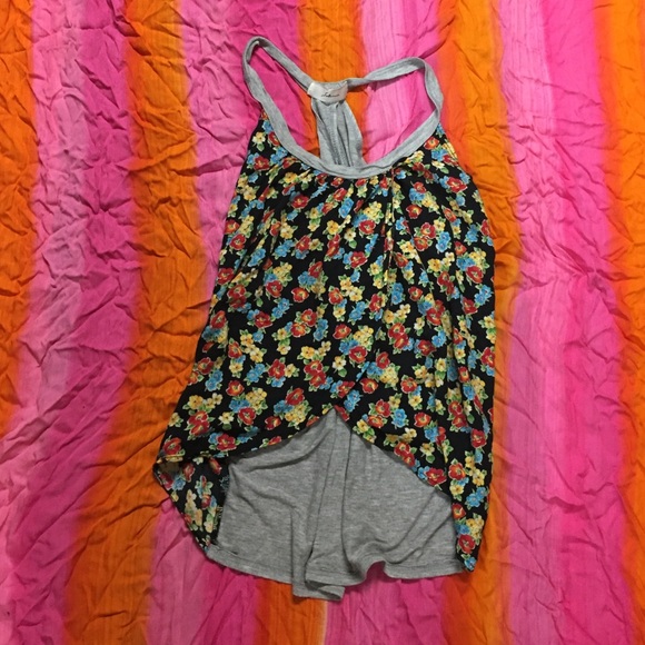 Flower & grey top with opened front