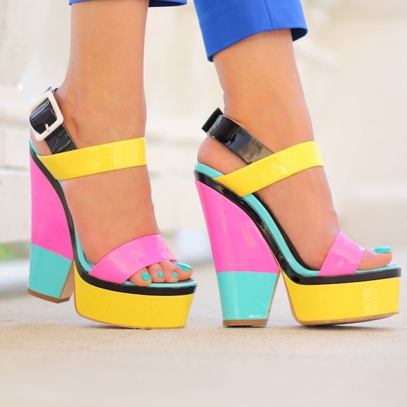 Looking for these shoes! - Picture 2 of 3
