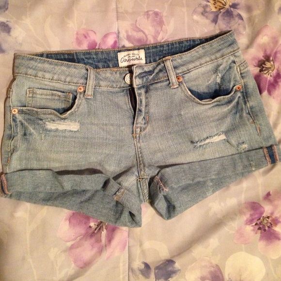 Light blue ripped jean shorts (super cute fit) !