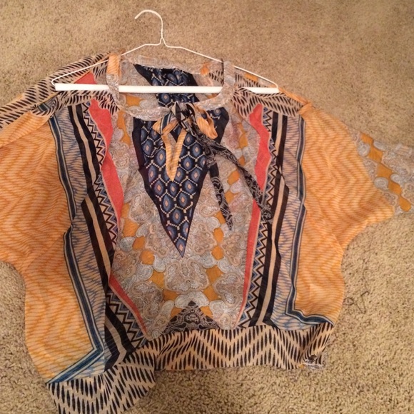 Tribal top