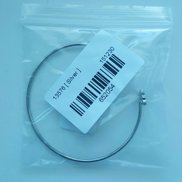 2 Dainty Pineapple Bracelets - Picture 4 of 4