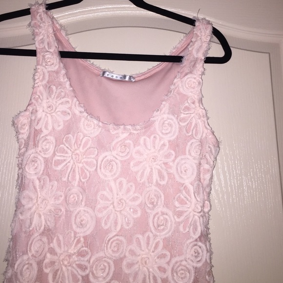 Lace blush dress - Picture 2 of 3