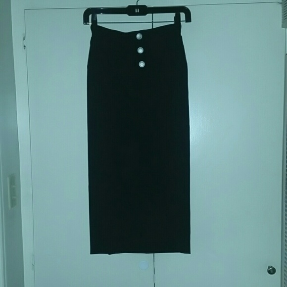 Black med skirt zipper in the back