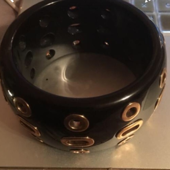 C.Wonder Black & Gold enamel bangle