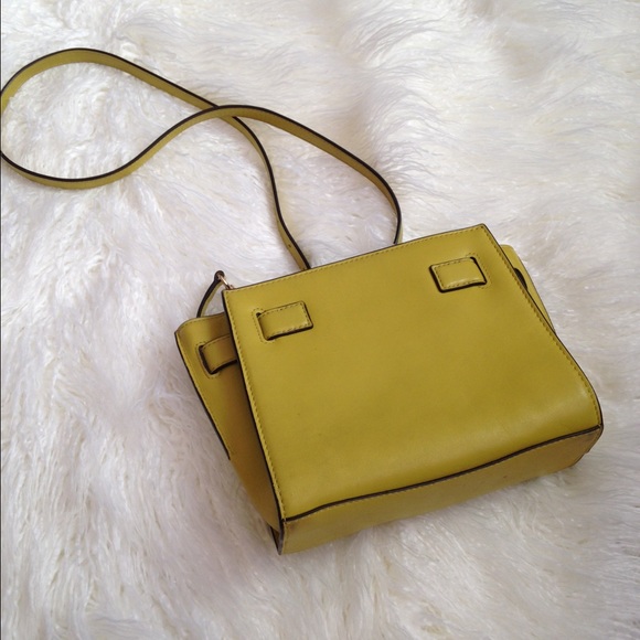 ✨HP Michael Kors S. Hamilton Leather Crossbody ✨ - Picture 2 of 4