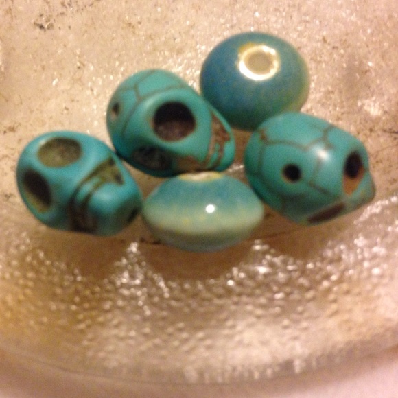 5 glass beads