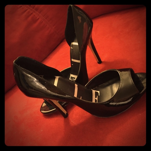 Elle black pumps size 7.5