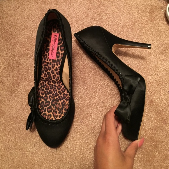 Betsey Johnson Heels - Picture 1 of 3