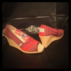 TOMS Lady's Striped Wedges