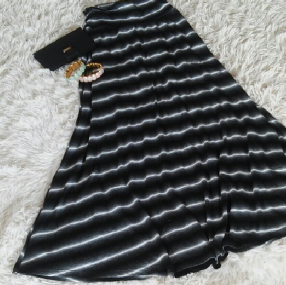 Sale!! Black maxi skirt with blurred white stripes - Picture 2 of 4