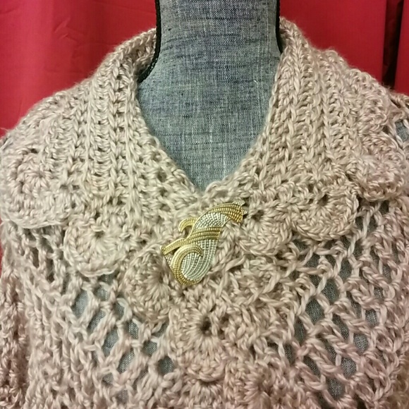 RESERVED NEW "THE KITTY" HANDMADE SHAWL - Picture 2 of 4