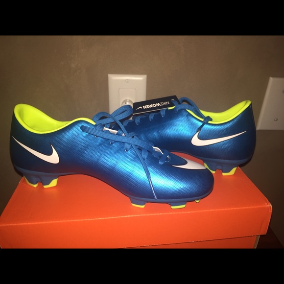 Nike Womans Mercurial soccer cleats