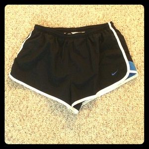 Nike shorts, large, women's