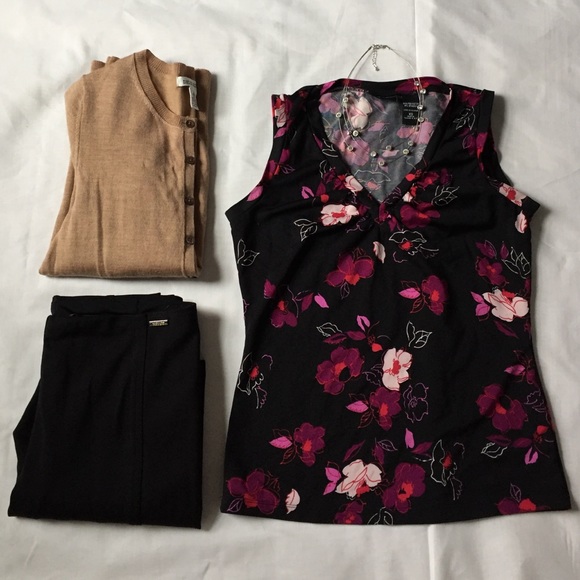 New York & Co Floral Sleeveless Top sz XS