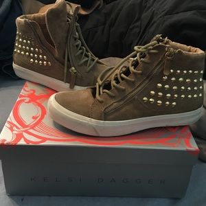 Studied suede sneakers