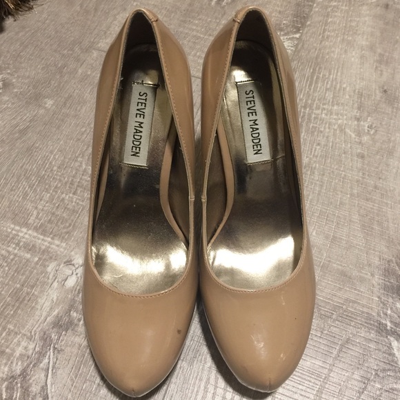 Steve Madden patent leather nude heels
