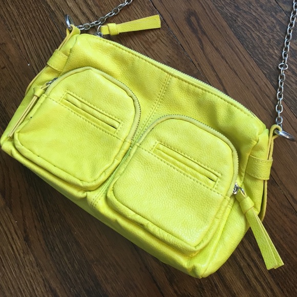 SPRING CROSSBODY IN BRIGHT LEMON YELLOW - Picture 2 of 3