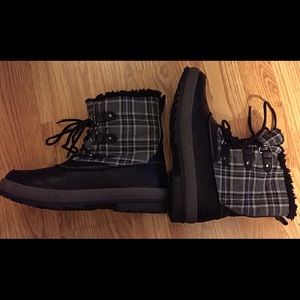 Nice & Cozy Snow/Rain Boots!