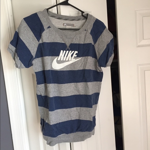 Nike Short Sleeve Sweatshirt