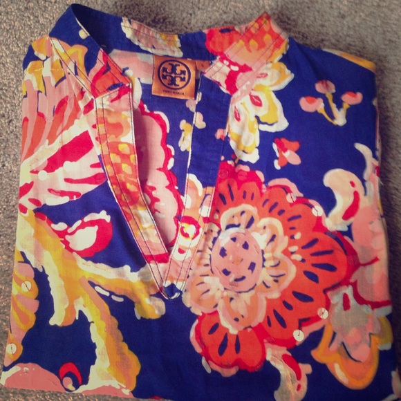 Beautiful Tory burch tunic top!
