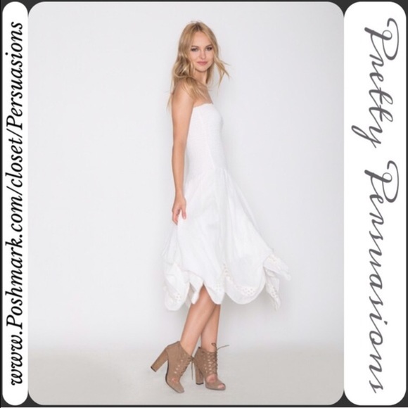 SOLD 🌻 NWT White Crochet Tiered Hem Midi Dress - Picture 3 of 4