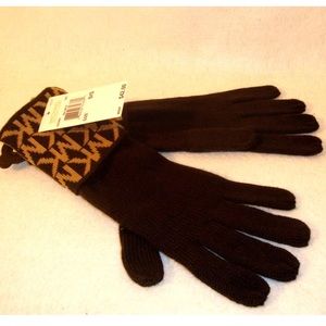 New with tag Michael Kors Women's gloves