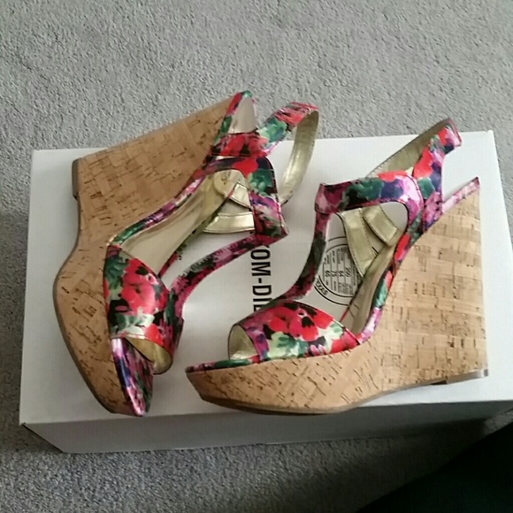 DONATED NIB Carlos Santana Wedges sz 7.5 - Picture 3 of 4