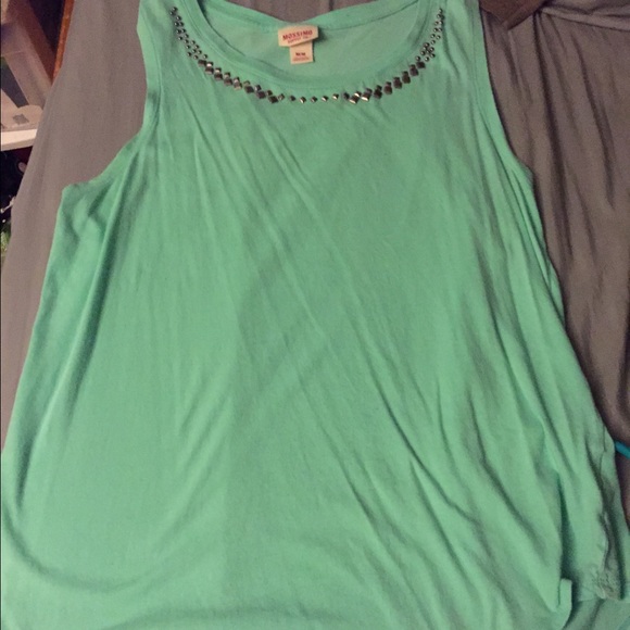 Studded tank