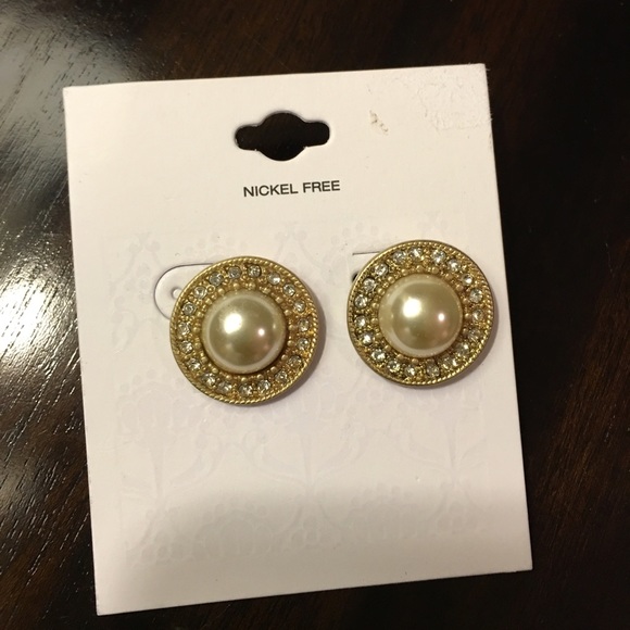 Gold/Pearl Earrings