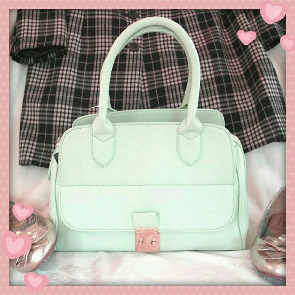 JustFab Handbags - 👠 Manning bag