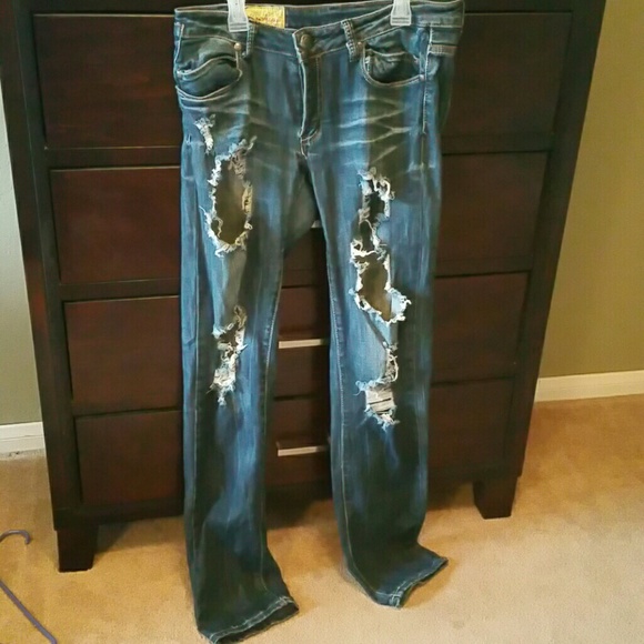 Destroyed jeans
