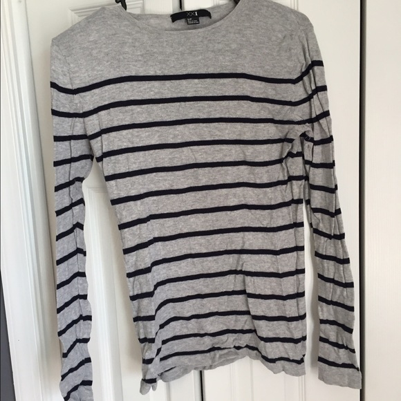 Forever 21 Sweaters - Forever 21 Size Small