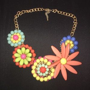 Flowered colorful necklace